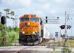 A BNSF train comes south through T&NO Junction 